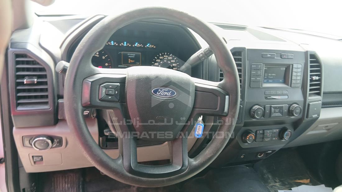 فورد اف 150 2019 — التحكمات في عجلة القيادة — صورة 14