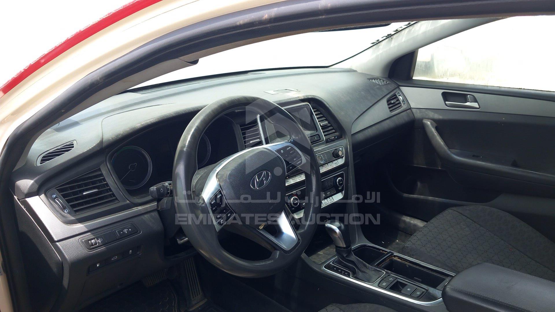 2019 HYUNDAI SONATA VIN: KMHE24134KA092951