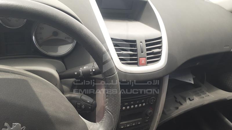 VIN: VF3WC5FS4DE000492 Auction: EmiratesAuction Lot: 343645 VF3WC5FS4DE000492 Peugeot 207 2013 SILVER Photo 17