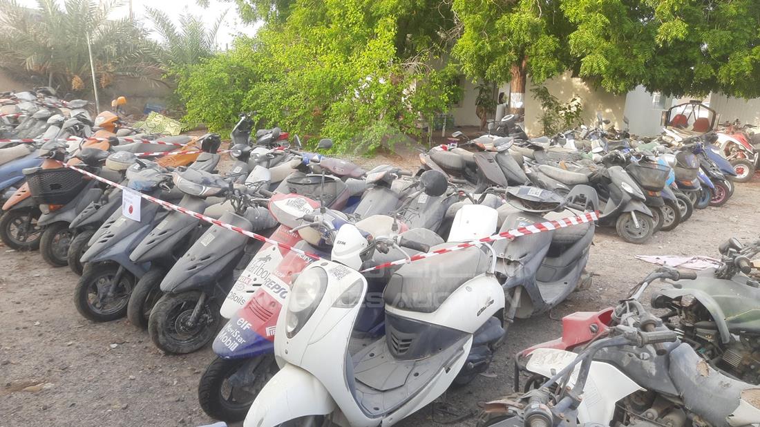20 Scooter - Scrap without document — Front Left Angle — Photo 3
