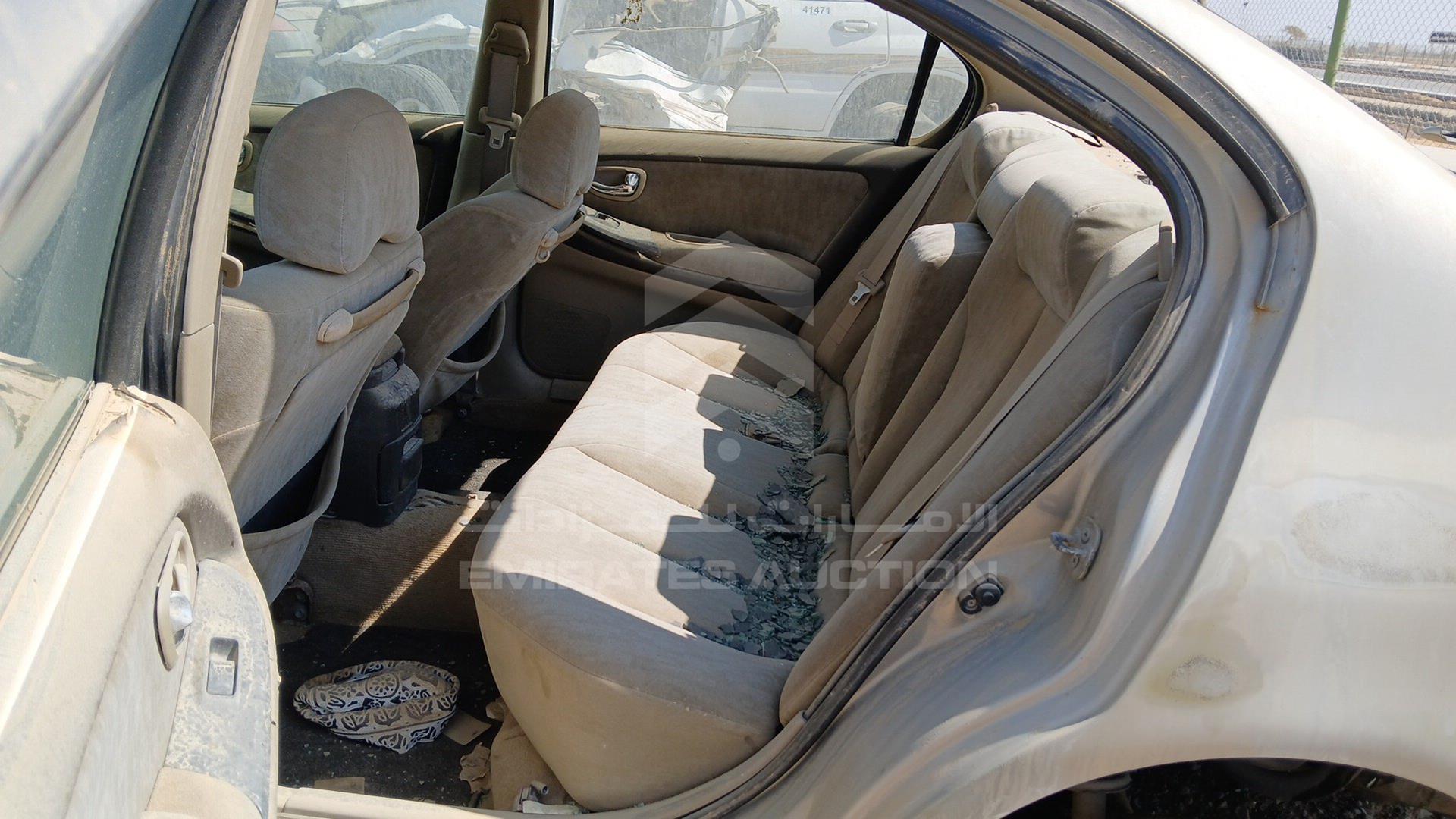 2000 NISSAN MAXIMA VIN: JN1CA31S41T561400