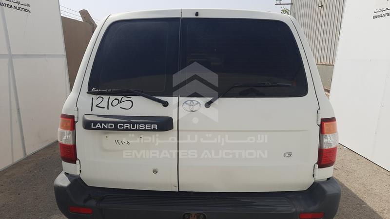 VIN: JTGHJ01J473010873 Auction: EmiratesAuction Lot: 342856 JTGHJ01J473010873 Toyota Land Cruiser 2007 WHITE Photo 7