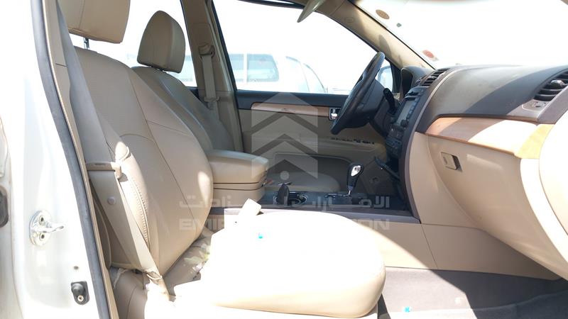 KNAKN8119F5122686 Auction: EmiratesAuction Lot: 406990 KNAKN8119F5122686 Kia Mohave 2015 WHITE Photo 21
