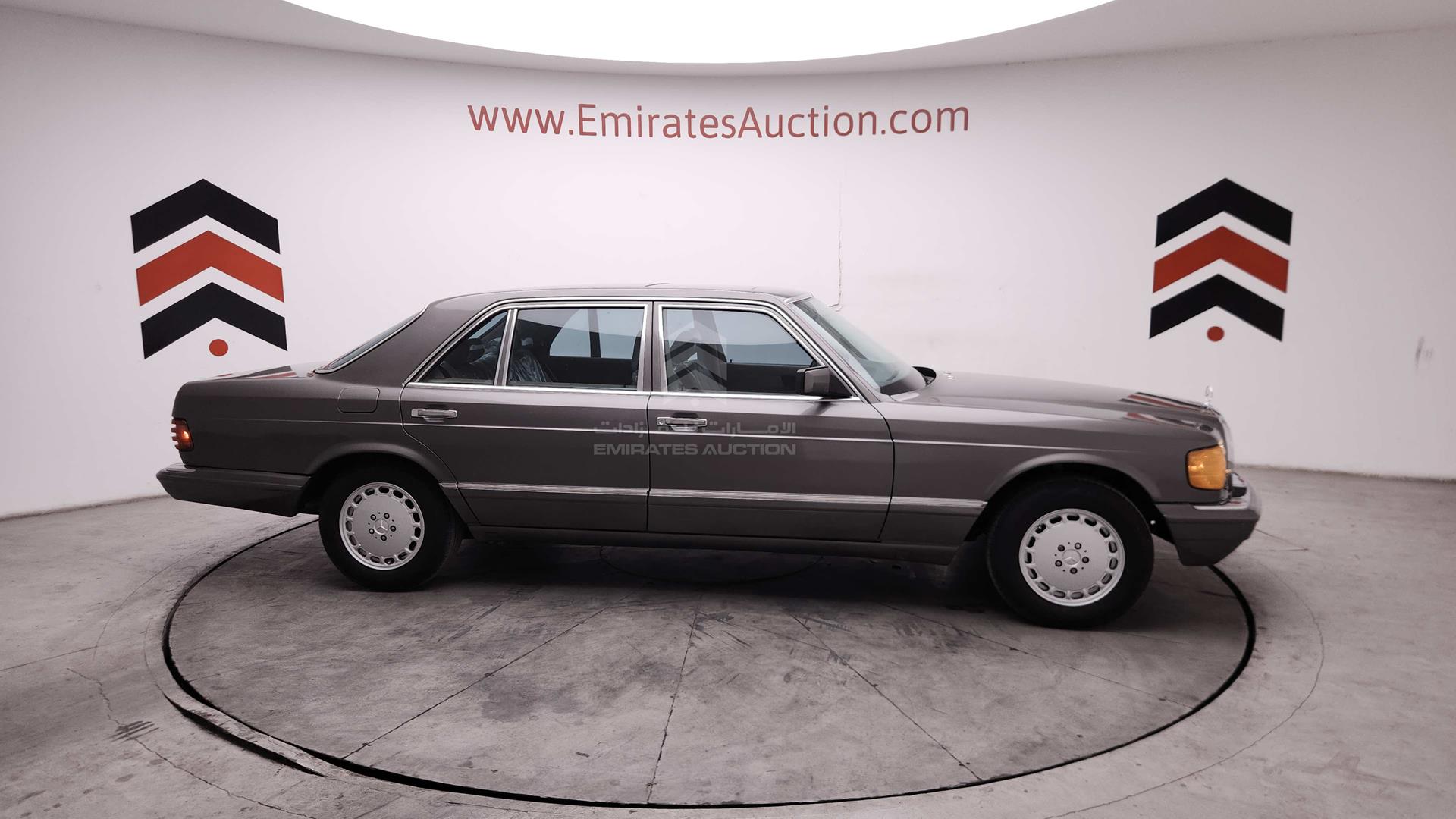 1990 MERCEDES SEL 560 VIN: WDBCA39E5LA531735