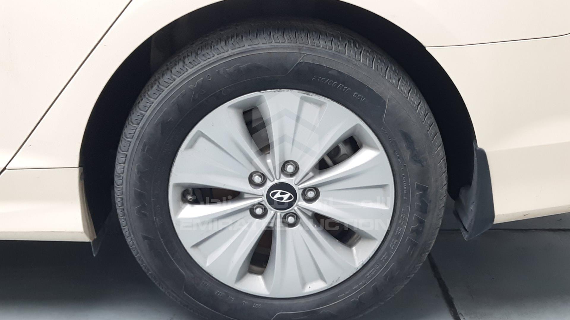 2019 HYUNDAI SONATA HYBRID VIN: KMHE24136KA093096