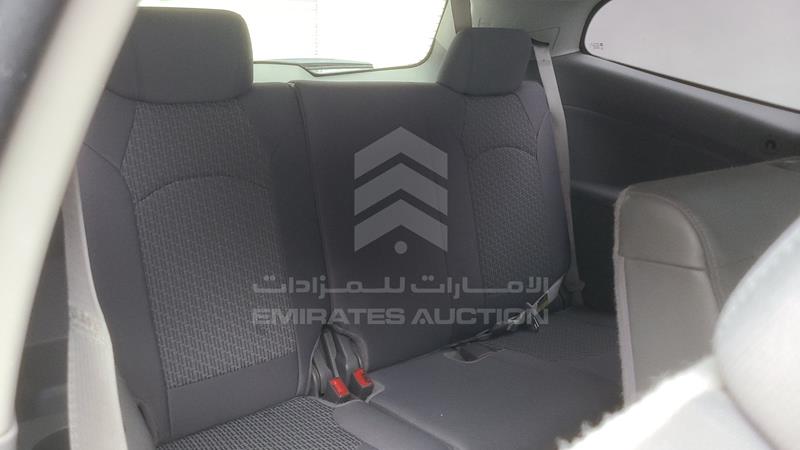 1GNKR8ED9CJ235432 Auction: EmiratesAuction Lot: 413741 1GNKR8ED9CJ235432 Chevrolet Traverse 2012 WHITE Photo 29