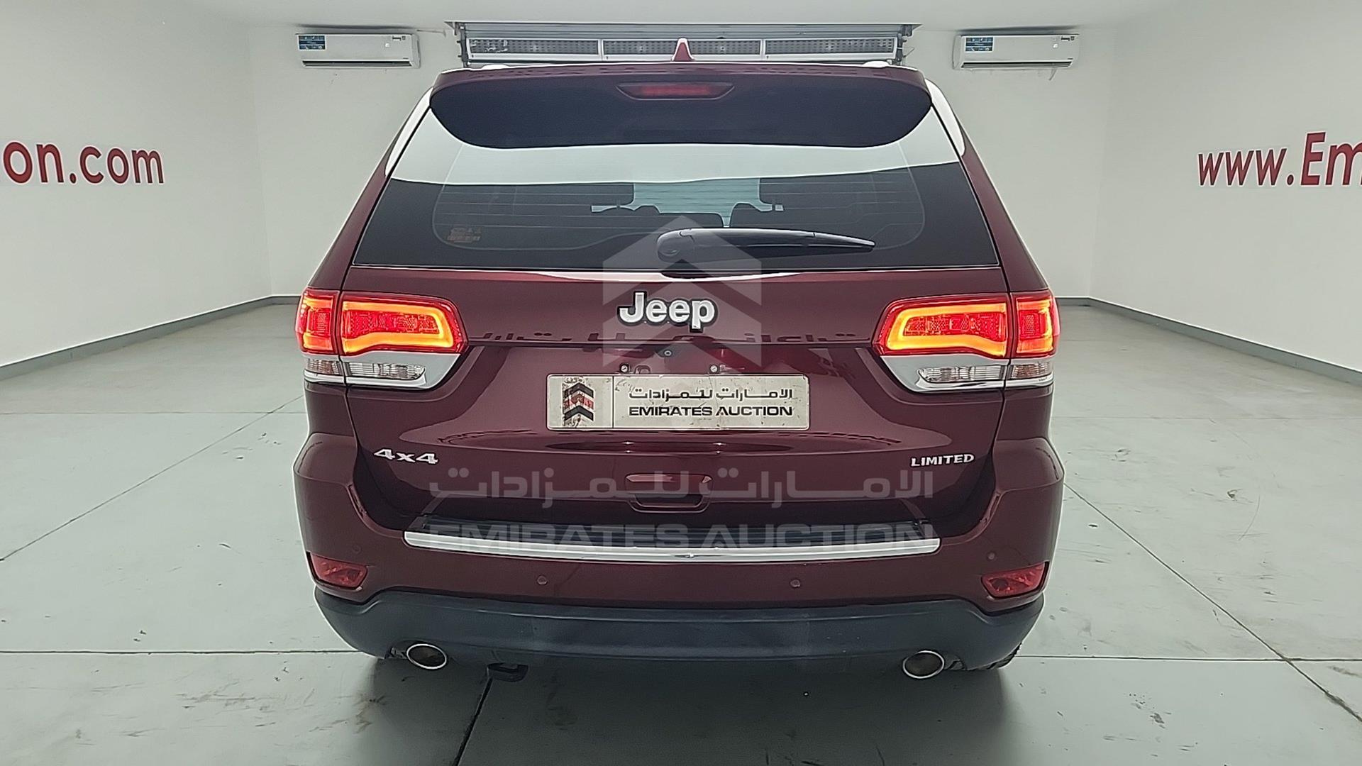 2018 JEEP GRAND CHEROKEE VIN: 1C4RJFBG3JC238071