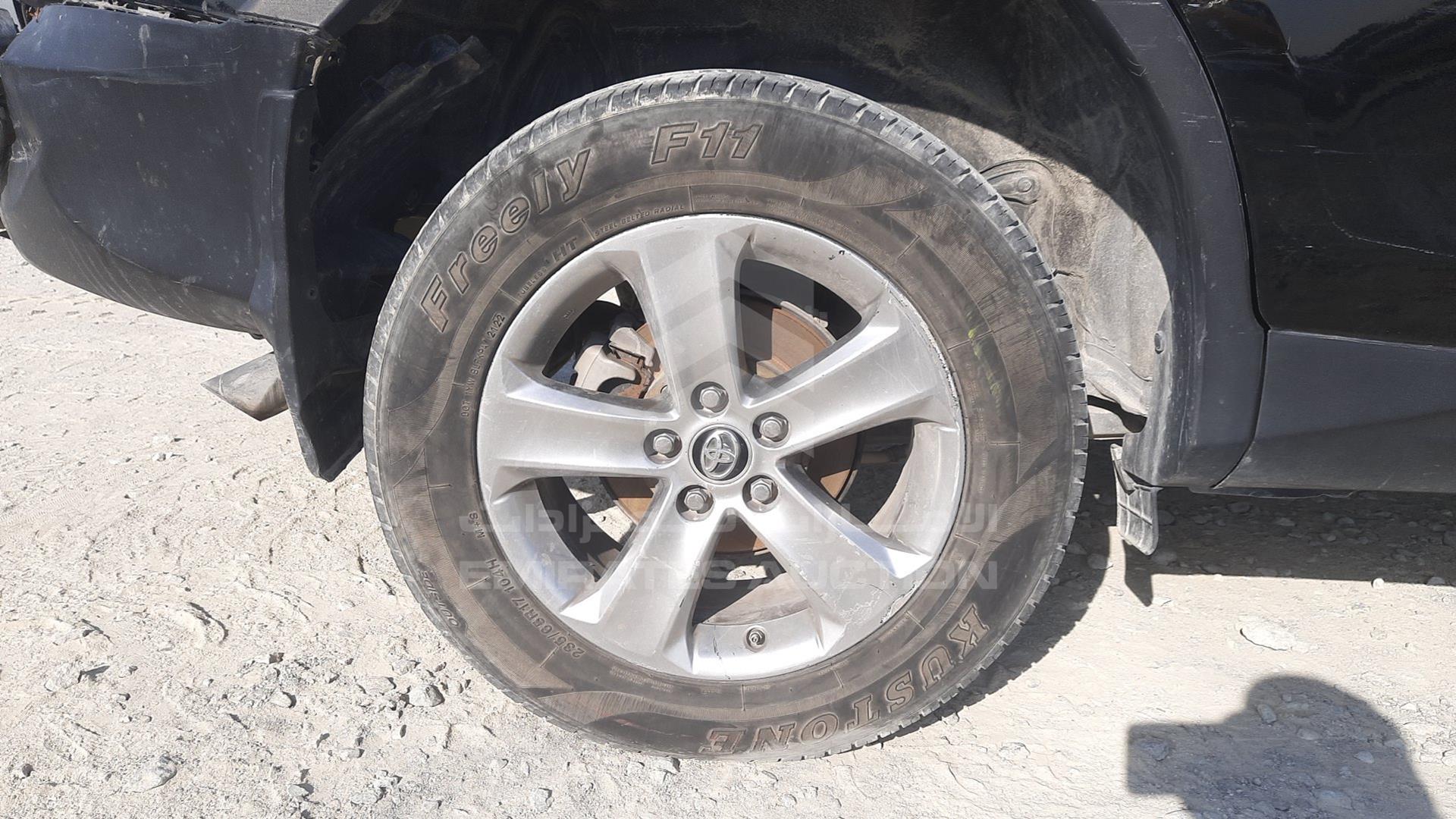 2015 TOYOTA RAV-4 VIN: 2T3RFREV8FW358109