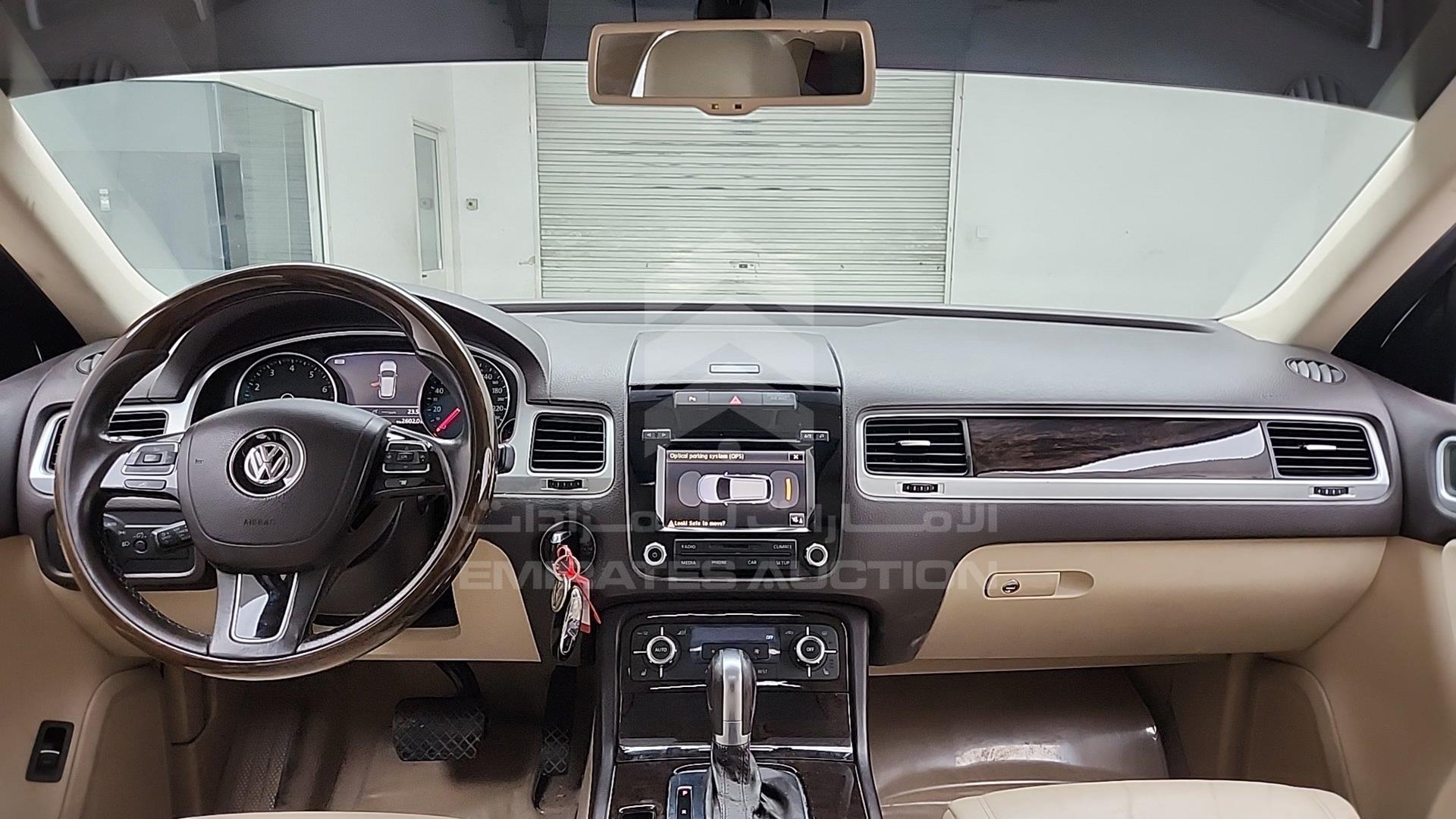2012 VOLKSWAGEN TOUAREG VIN: WVGBC27P0CD000121