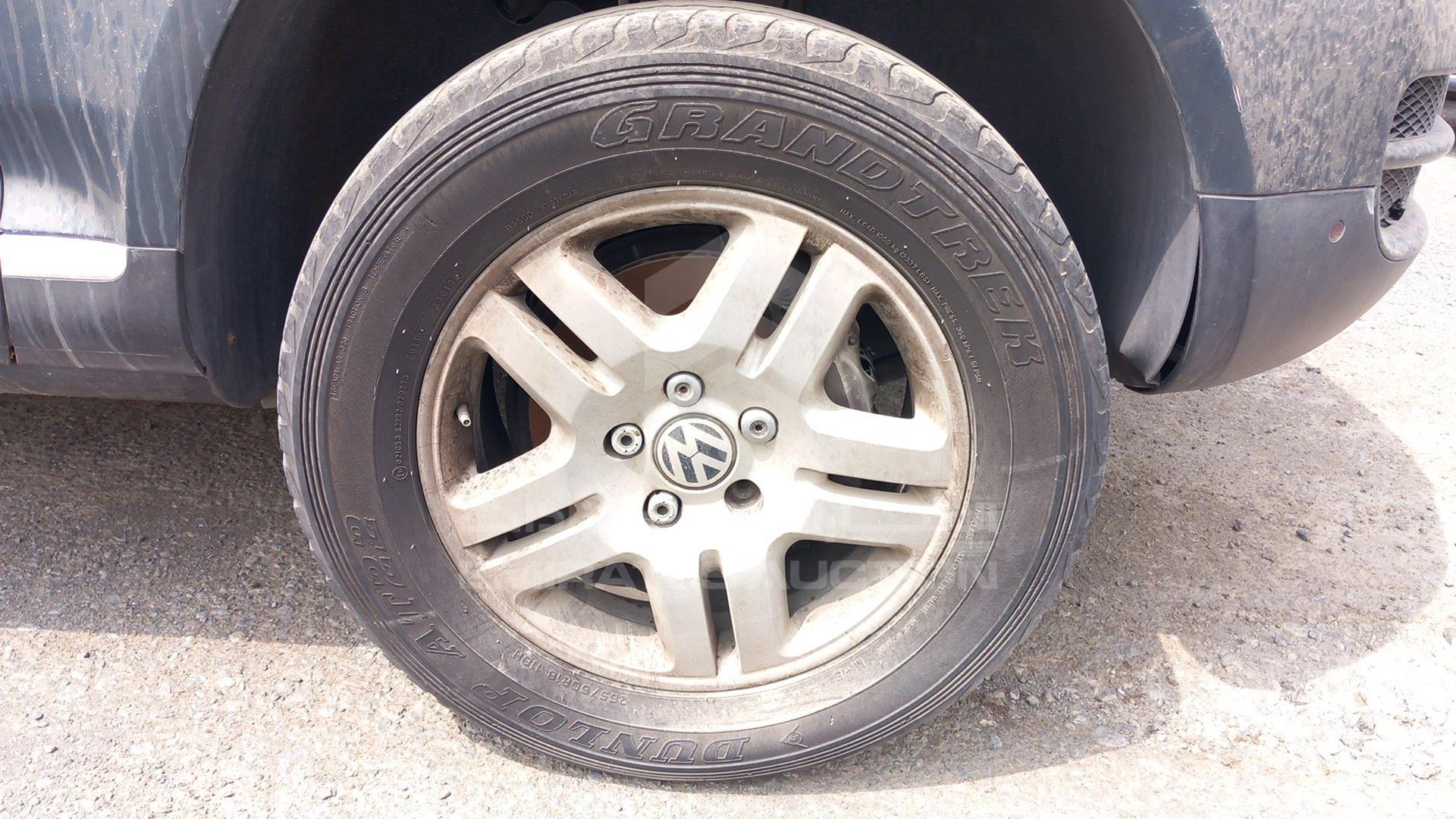 2007 VOLKSWAGEN TOUAREG VIN: WVGAE27LX7D018294