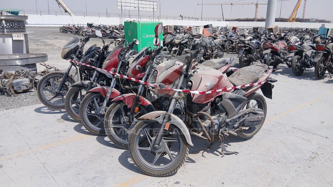 5 Motorbikes — Front Left Angle — Photo 7