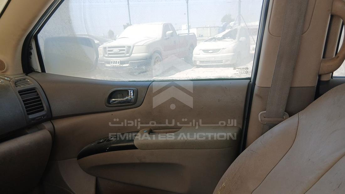 كيا كرنفال 2011 — الباب الأمامي الأيمن — صورة 24