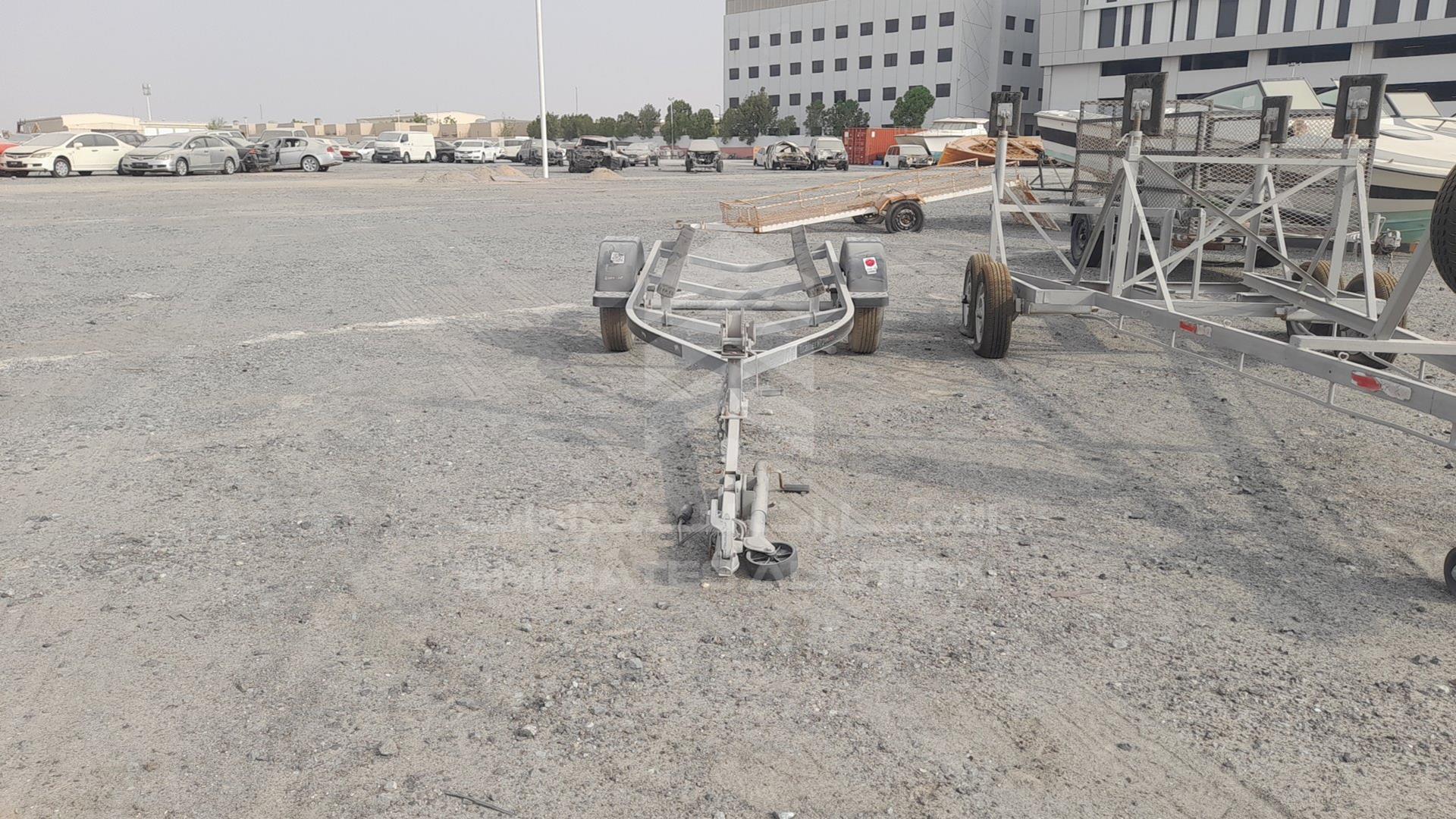 2019 TRAILER LOCAL VIN: D081353DXBTRAILER