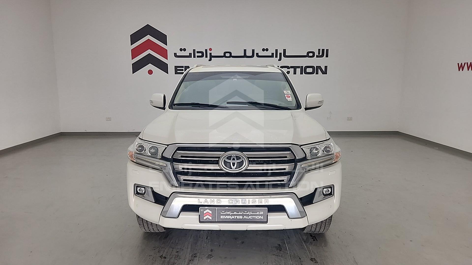 2017 TOYOTA LAND CRUISER GXR V6 VIN: JTMHU01J4H5125418