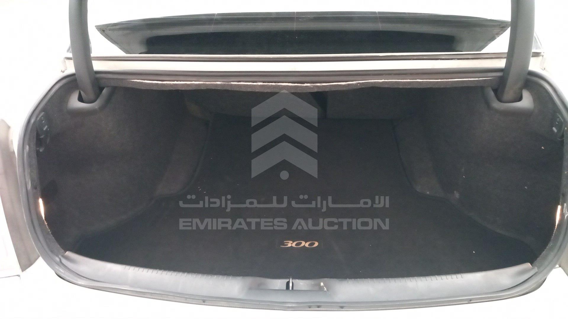 2014 CHRYSLER 300 C VIN: 2C3CCAKGXEH235923