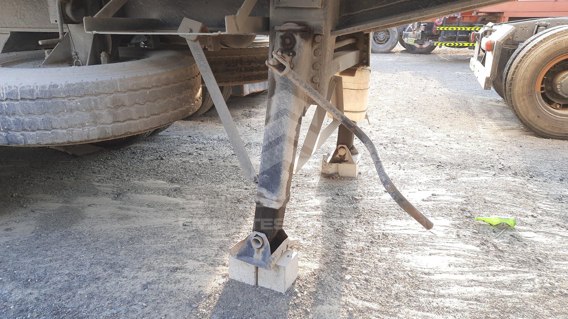 2008 3 AXLES TIPPER TRAILER --- VIN: UAE3S0108R032683