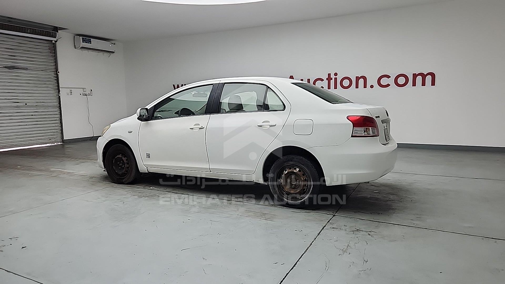 2009 TOYOTA YARIS VIN: JTDBW923494025637