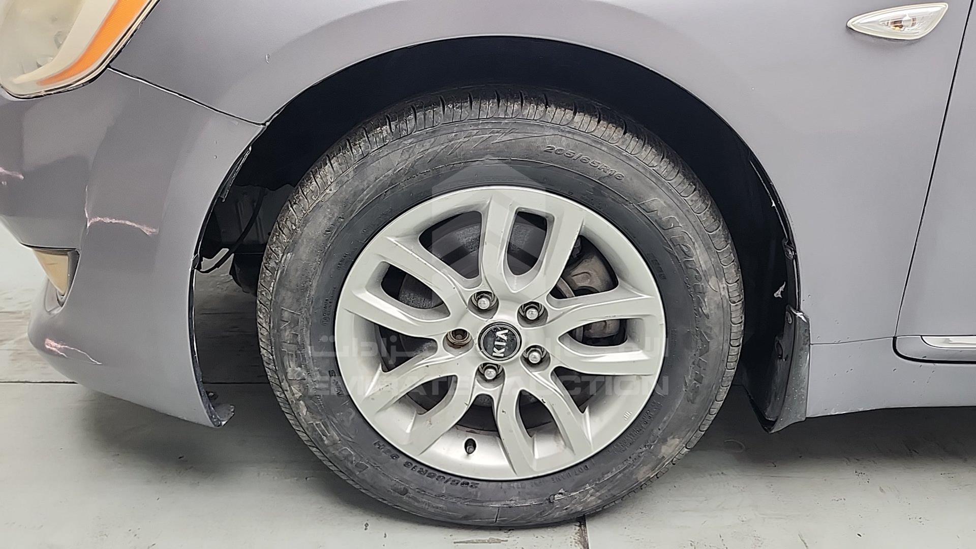 2011 KIA CADENZA VIN: KNALM4140B5028295