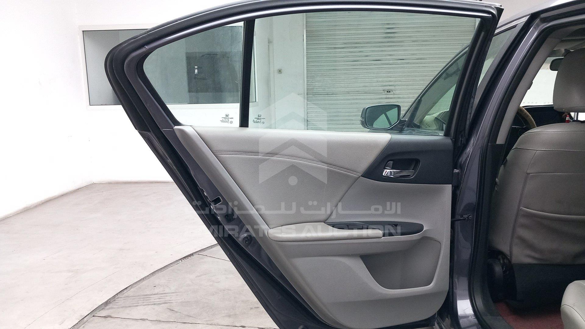 2015 HONDA ACCORD VIN: 1HGCR2F72FA103024