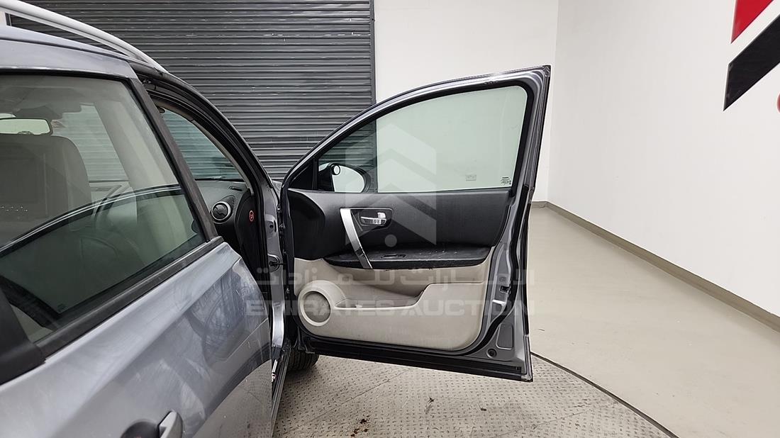 2011 Nissan Qashqai — Front Right Door — Photo 33