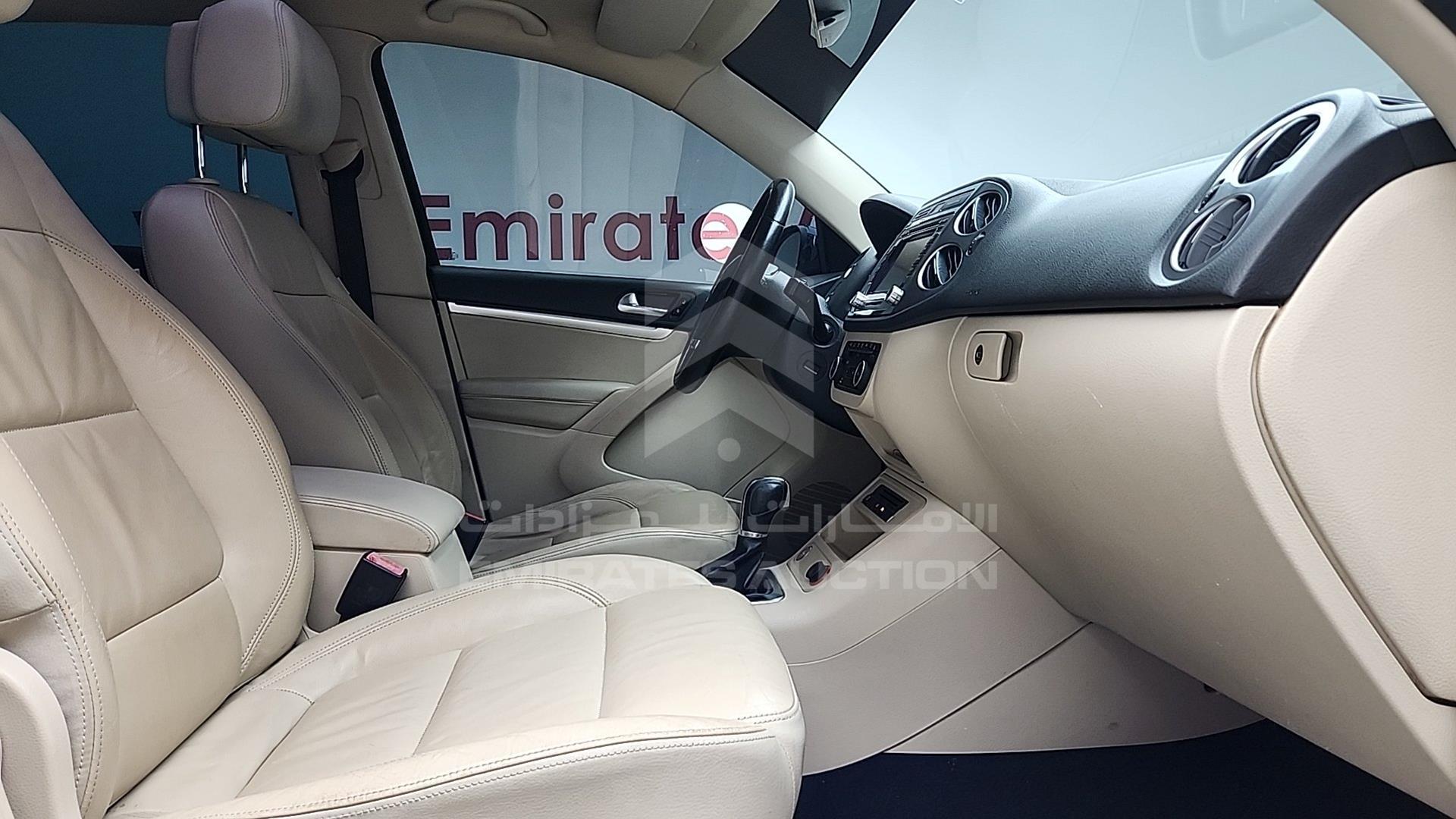 2012 VOLKSWAGEN TIGUAN VIN: WVGCE25N8CW510009