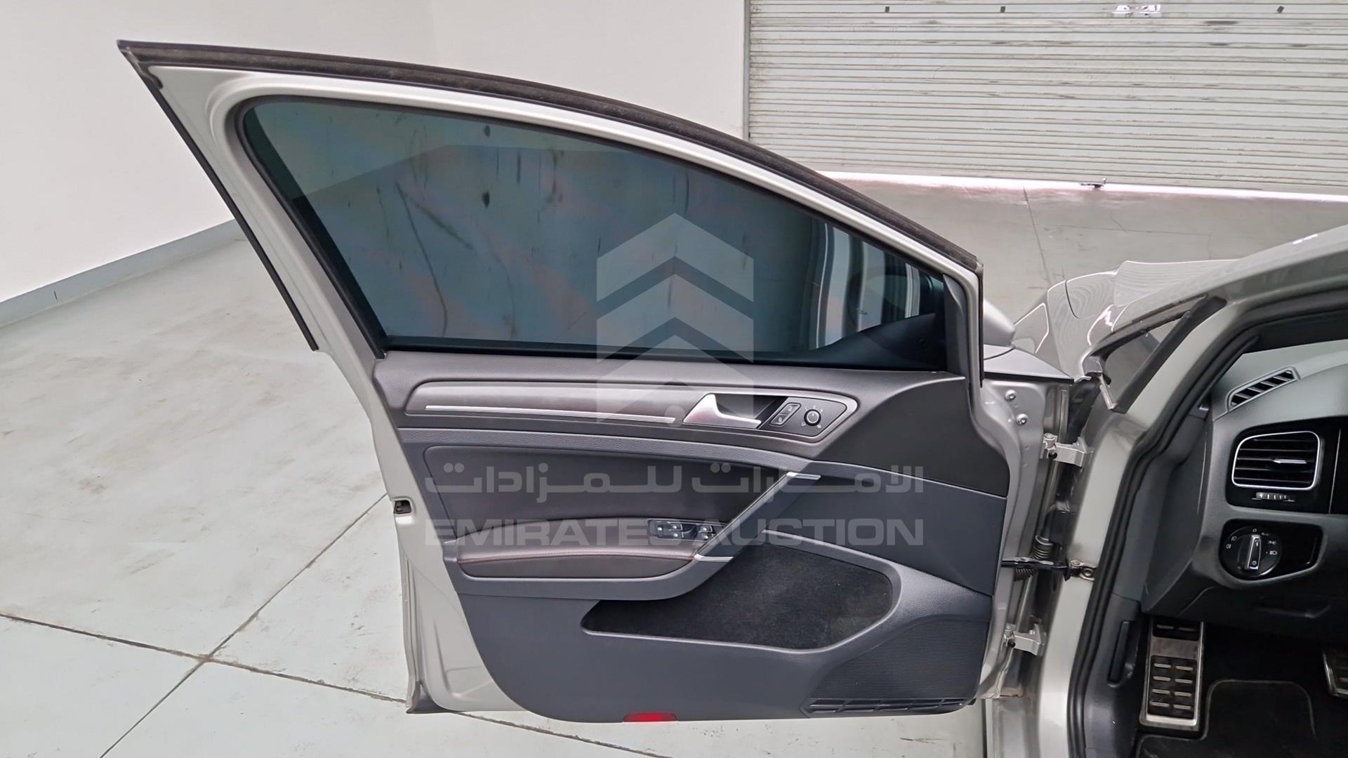 2018 VOLKSWAGEN GOLF VIN: WVWFL2AU7JW034126