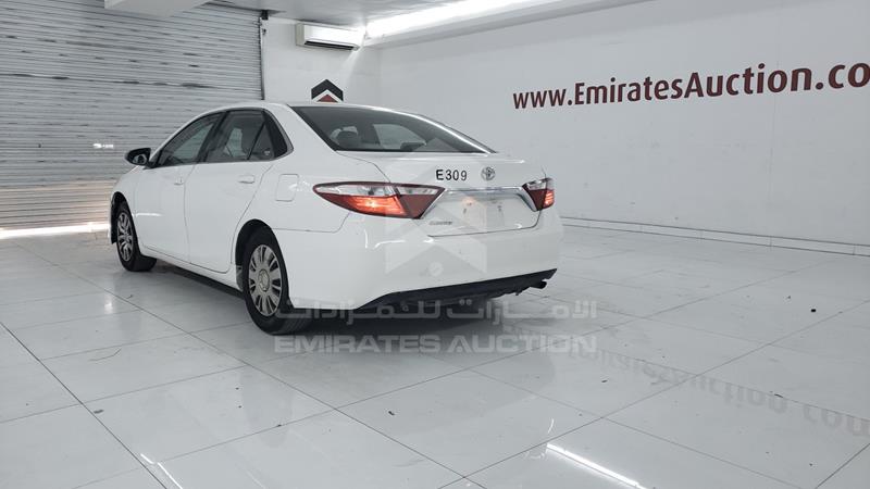 6T1BF9FK6HX692658 Auction: EmiratesAuction Lot: 436635 6T1BF9FK6HX692658 Toyota Camry 2017 WHITE Photo 6
