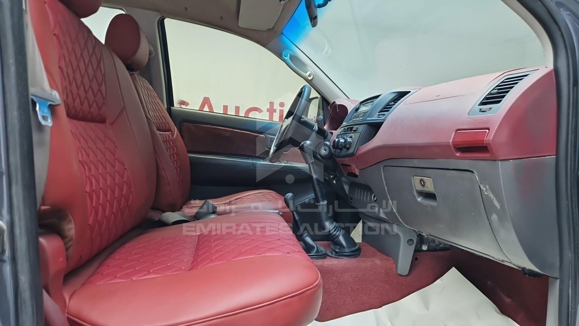 2013 TOYOTA HILUX VIN: MR0FX22G8D1085361