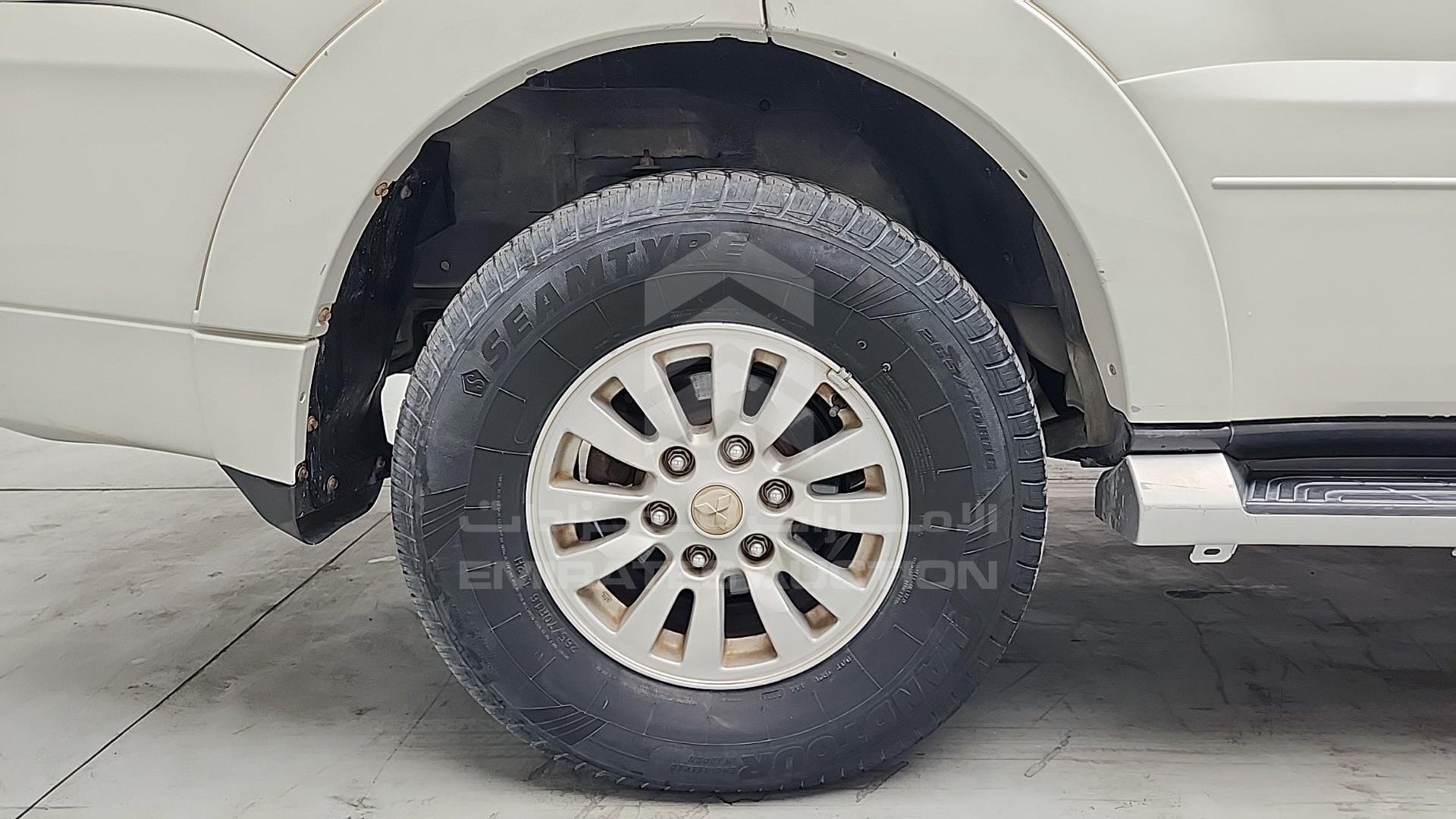 2011 MITSUBISHI PAJERO VIN: JMYLRV95WBJ701598