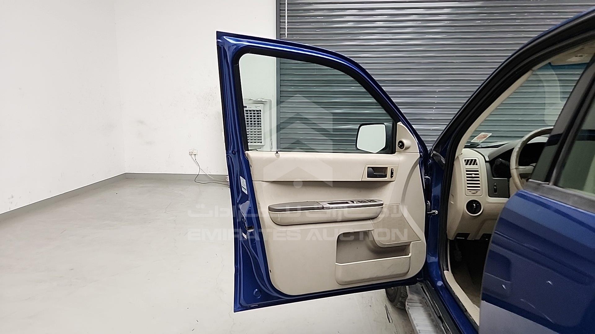 2008 FORD ESCAPE VIN: 1FMCU92198KA49463