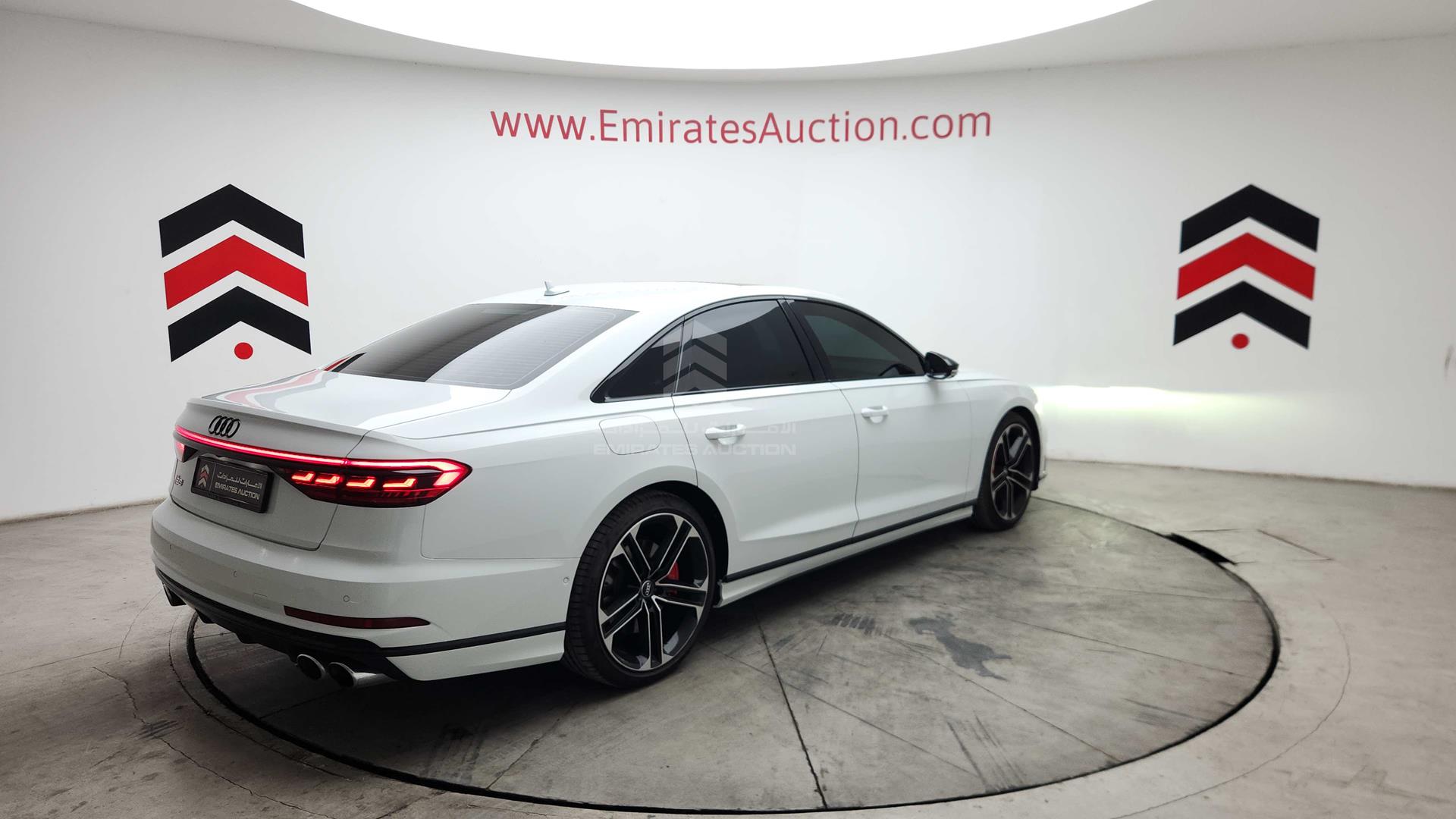 2020 AUDI S8 VIN: WAUZZZF85LN013510
