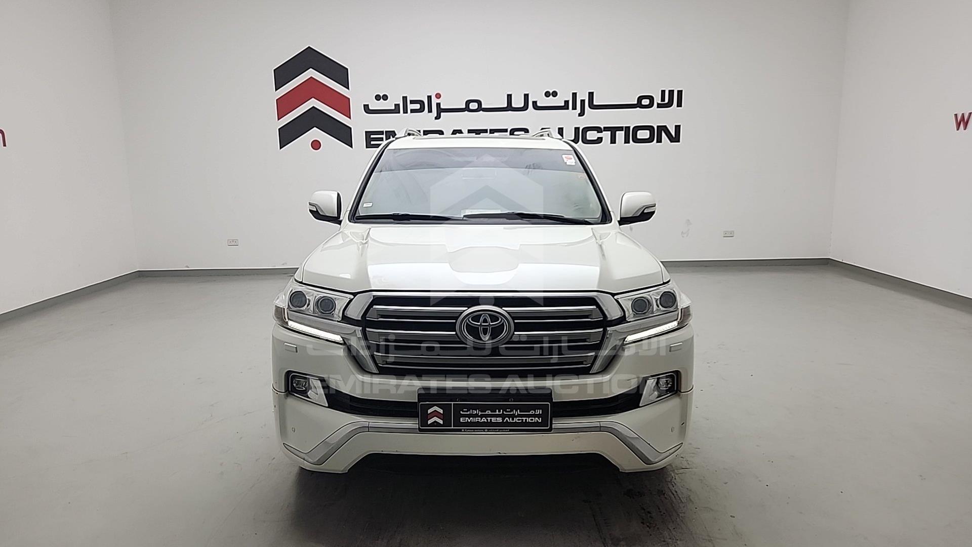 2016 TOYOTA LAND CRUISER VIN: JTMHX05J8G4122074