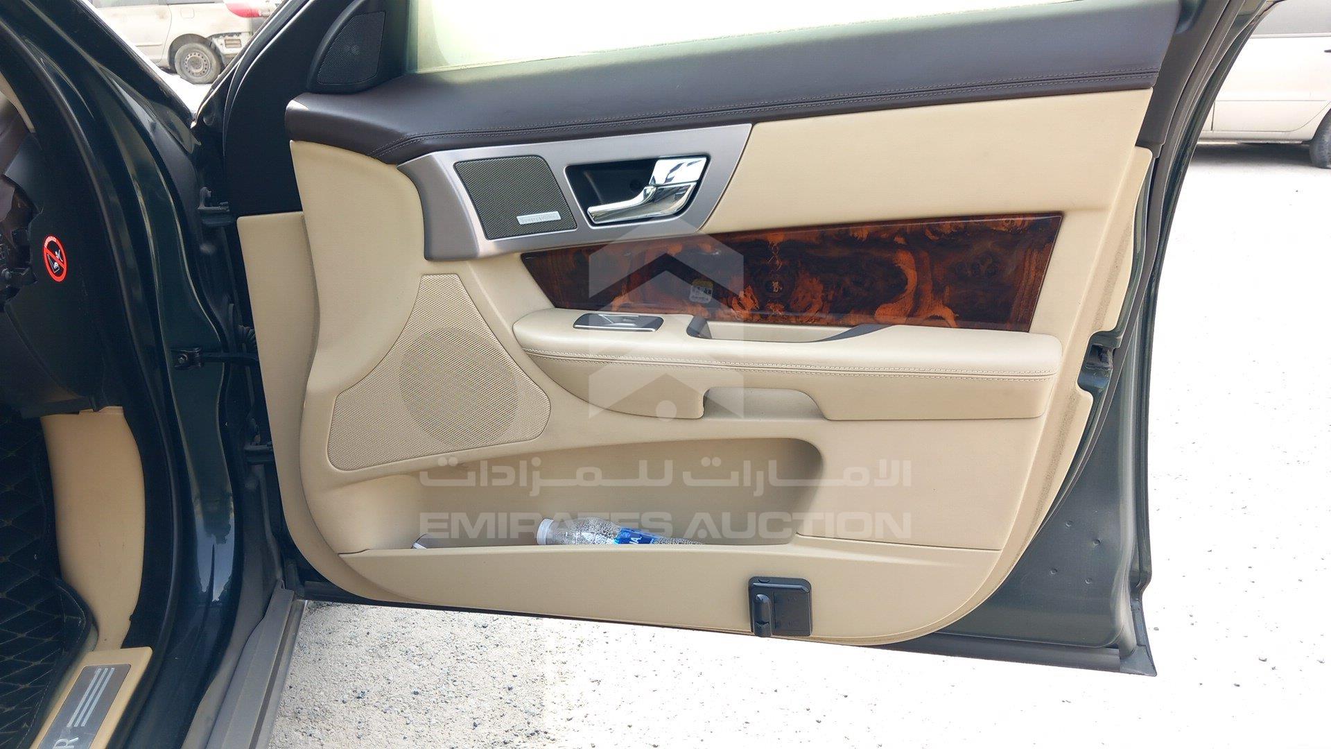 SAJAA06F09HR26198 - 2009 Jaguar XF - #429401