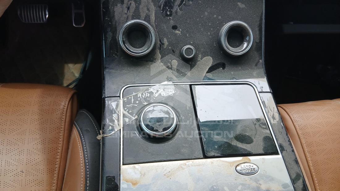 2018 Range Rover Velar — Gear View — Photo 16