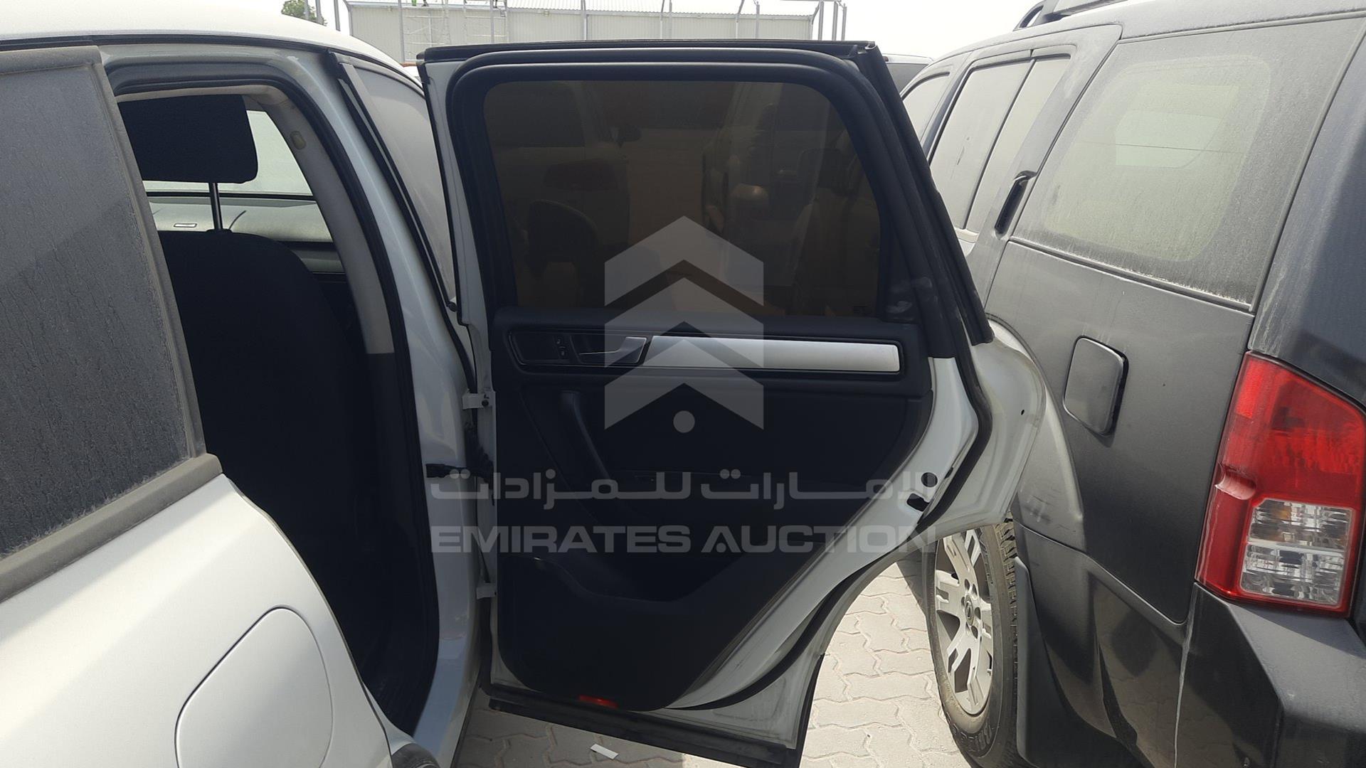 2013 VOLKSWAGEN TOUAREG VIN: WVGBC2BP7DD000268