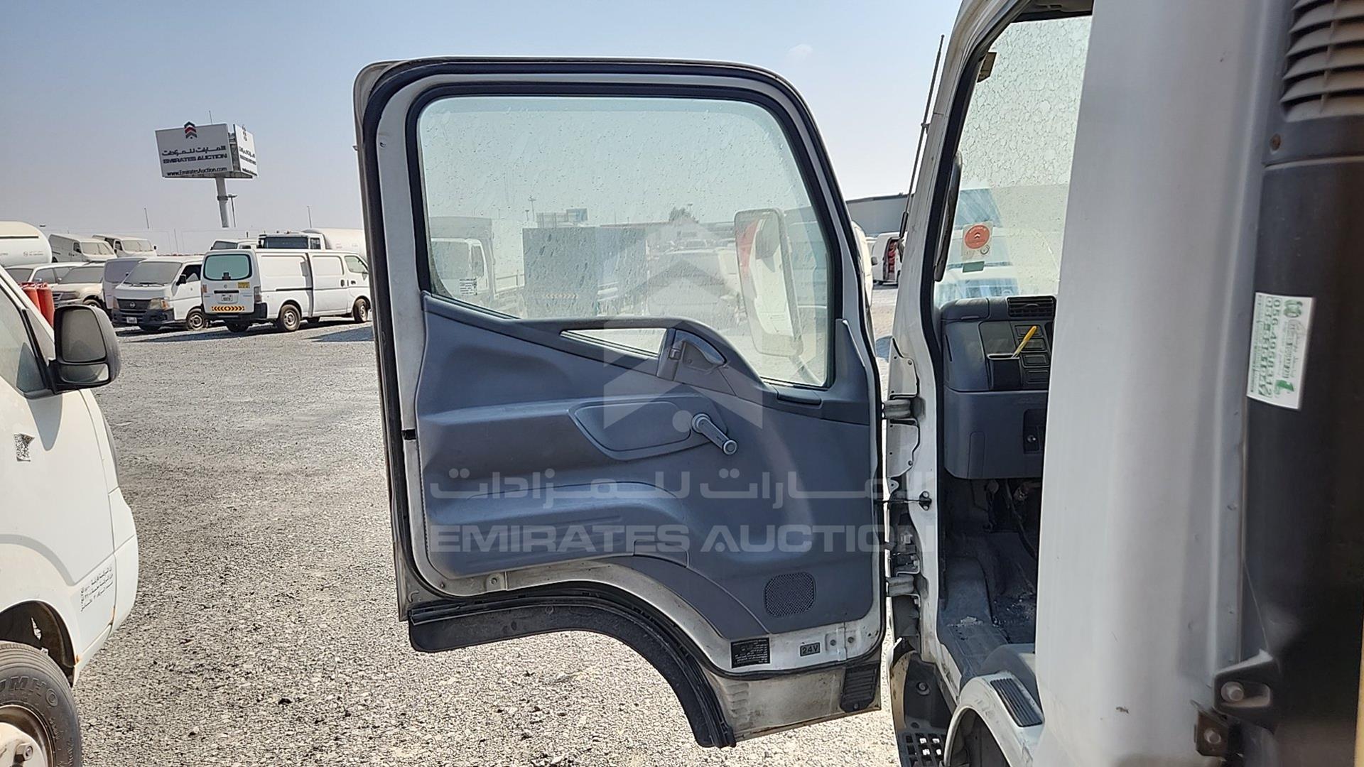 2013 MITSUBISHI CANTER VIN: JL6BCE6J3DK025666