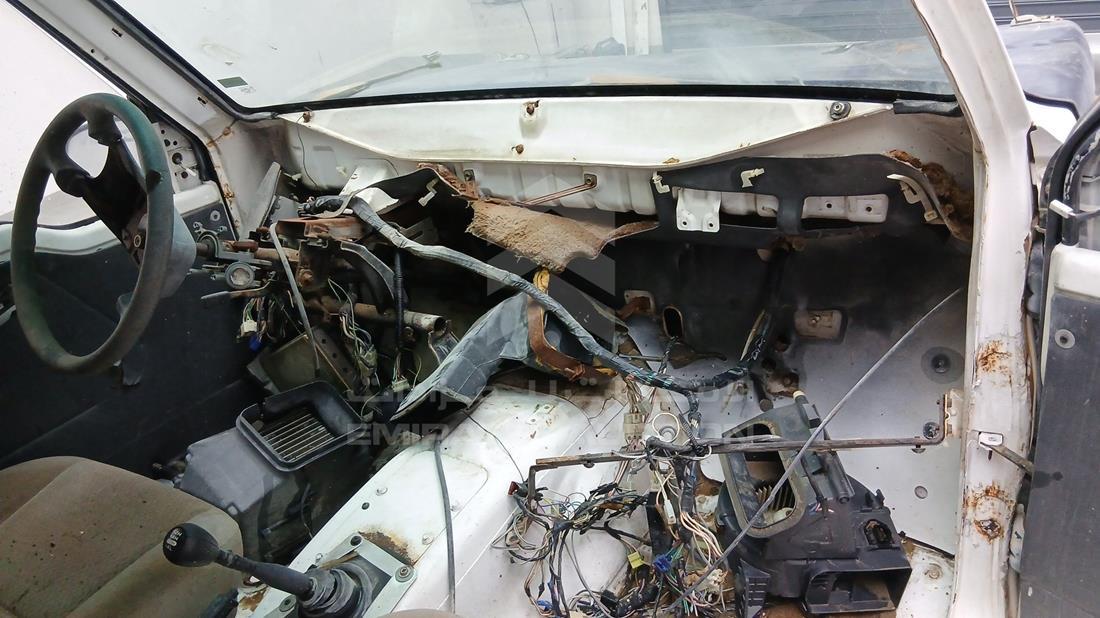 1990 Suzuki Vitara — Front Right Passenger Dashboard View — Photo 19