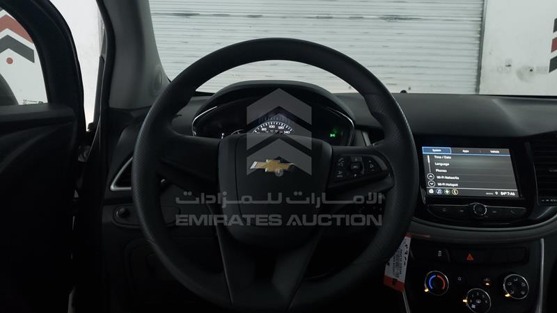 KL7CJKSB3LB353620 Auction: EmiratesAuction Lot: 409549 KL7CJKSB3LB353620 Chevrolet Trax 2020 BROWN Photo 13