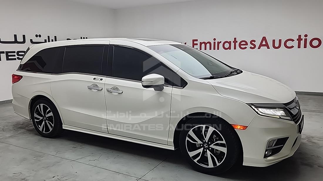 2019 Honda Odyssey — Front Right Angle — Photo 9