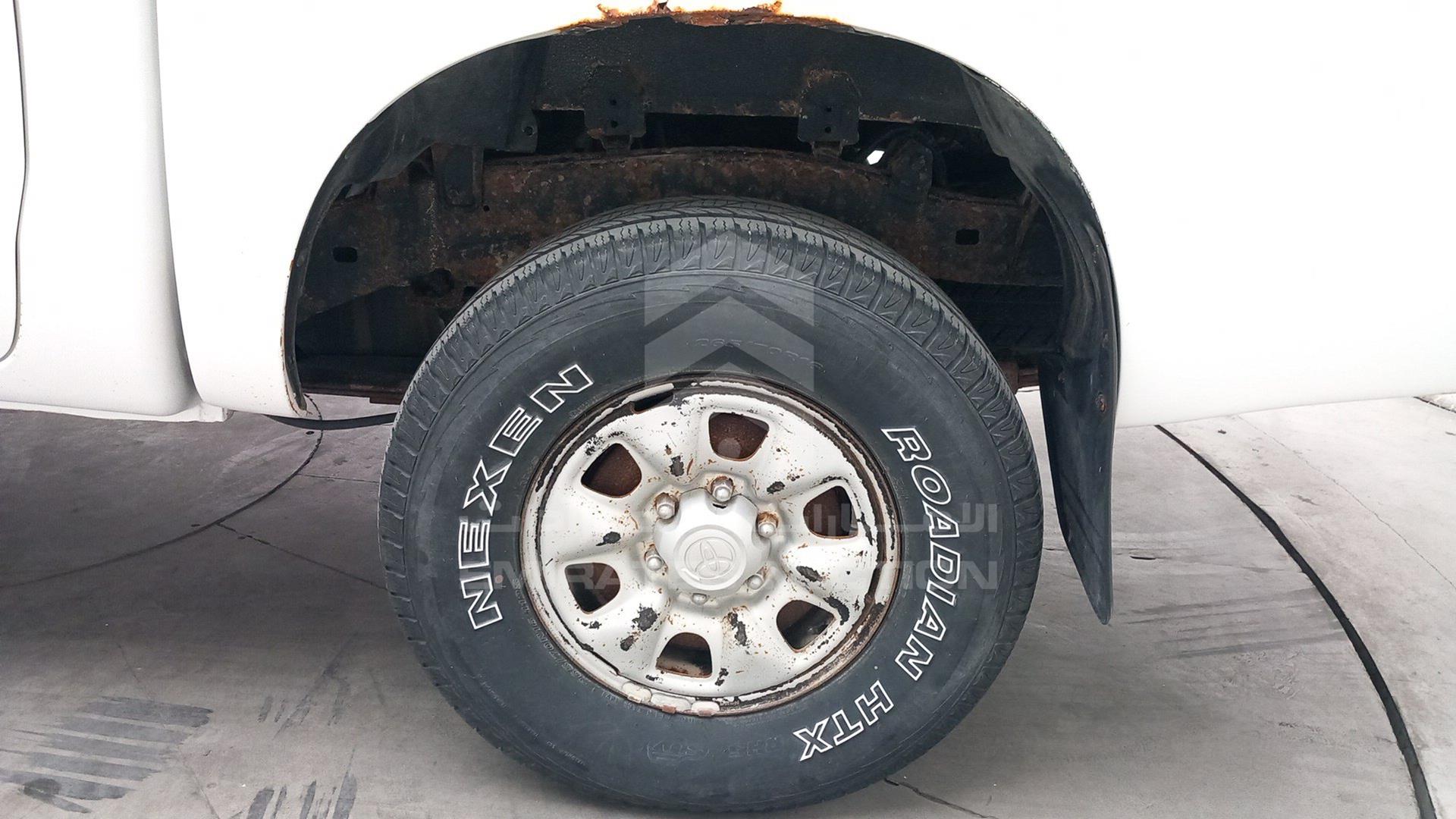 2015 TOYOTA HILUX VIN: MR0FX22G7F1437655