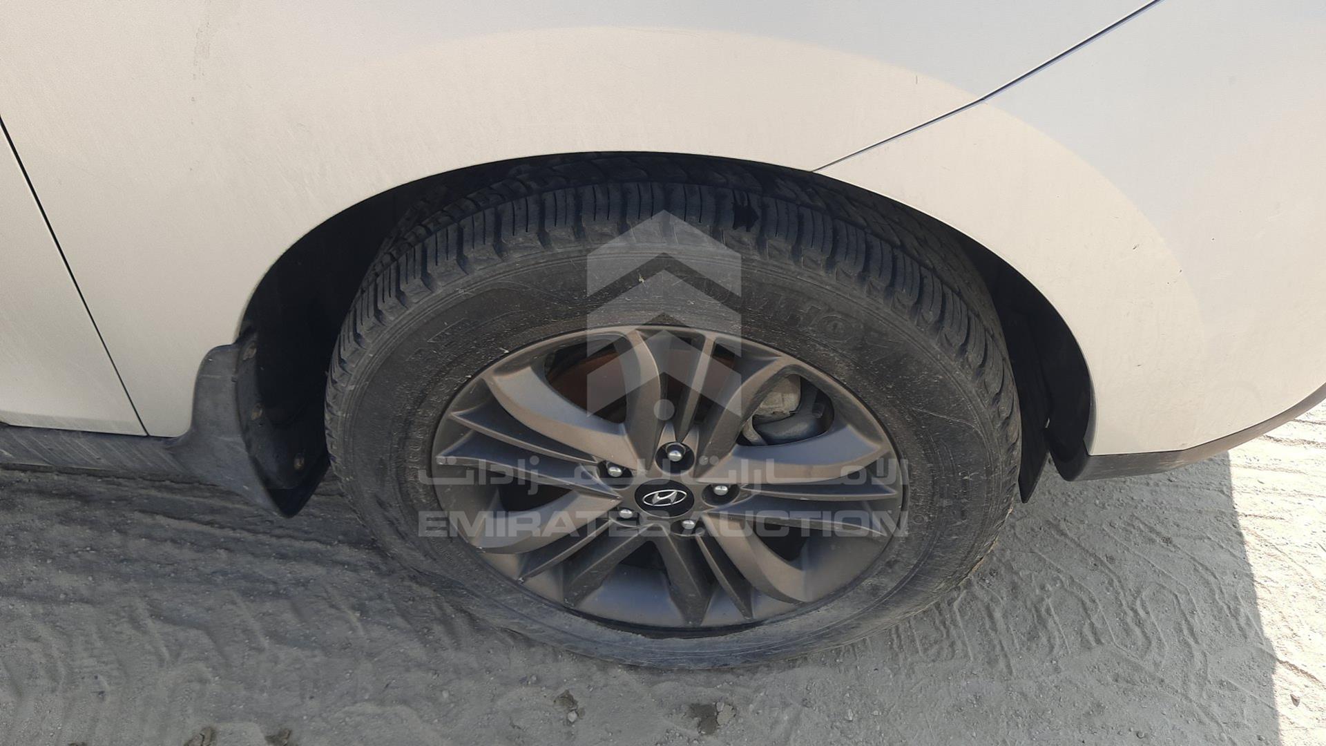 2015 HYUNDAI TUCSON VIN: KMHJT81E7FU056065