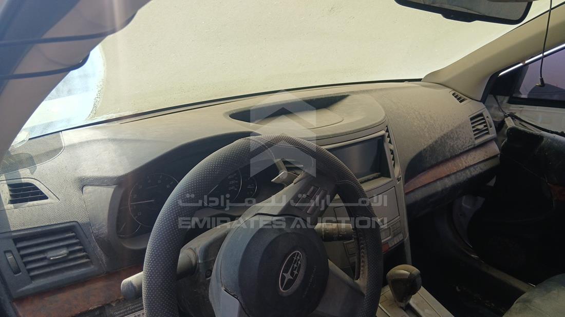 2011 Subaru Outback - Scrap without document — Full Dashboard View — Photo 15