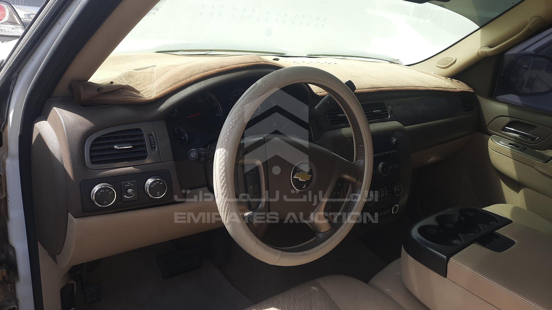 2010 CHEVROLET TAHOE VIN: 1GNUKAE02AR264285