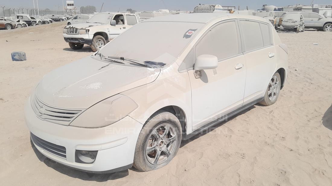 2013 Nissan Tiida — Front Left Angle — Photo 5
