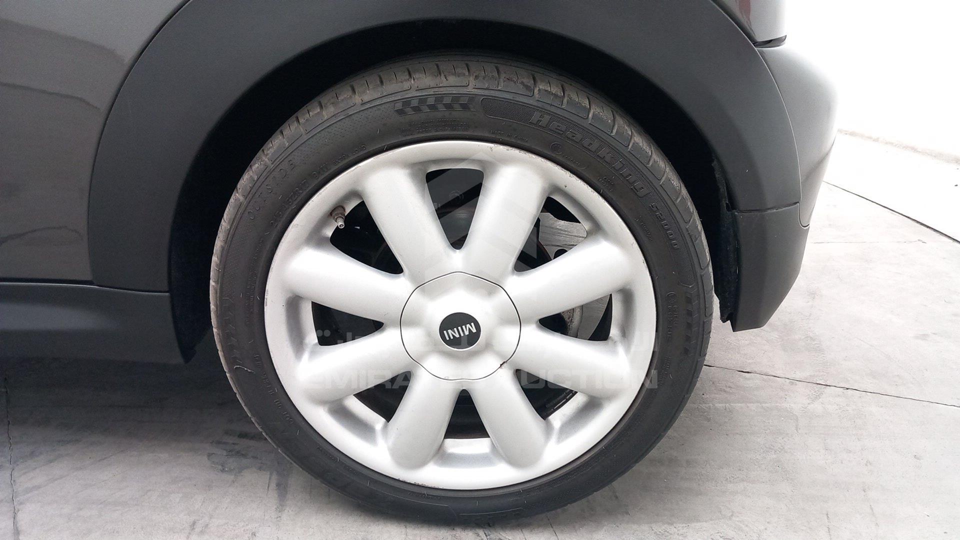2011 MINI COOPER S VIN: WMWSV3107BTY67162