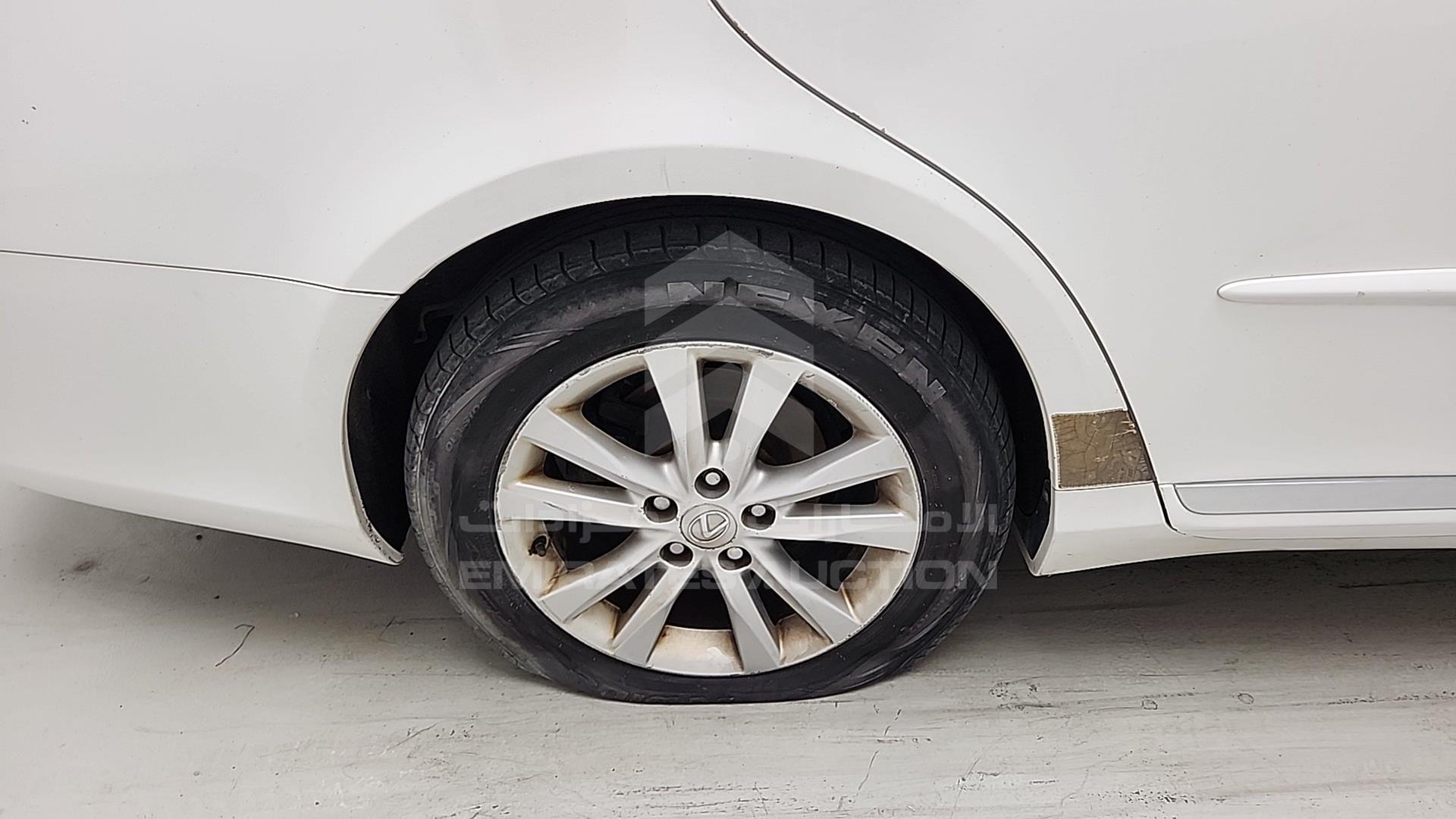 2011 LEXUS ES 350 VIN: JTHBK1EG1B2415770