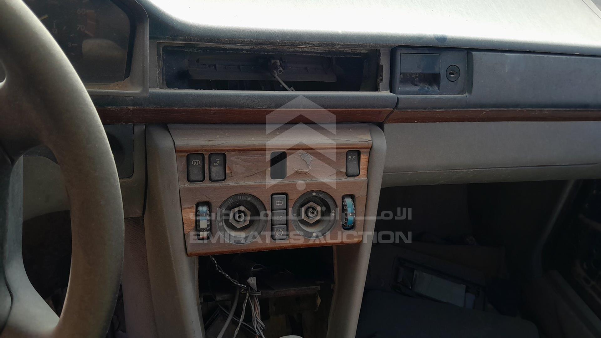 0 MERCEDES E 230 VIN: WDB1240221C226840