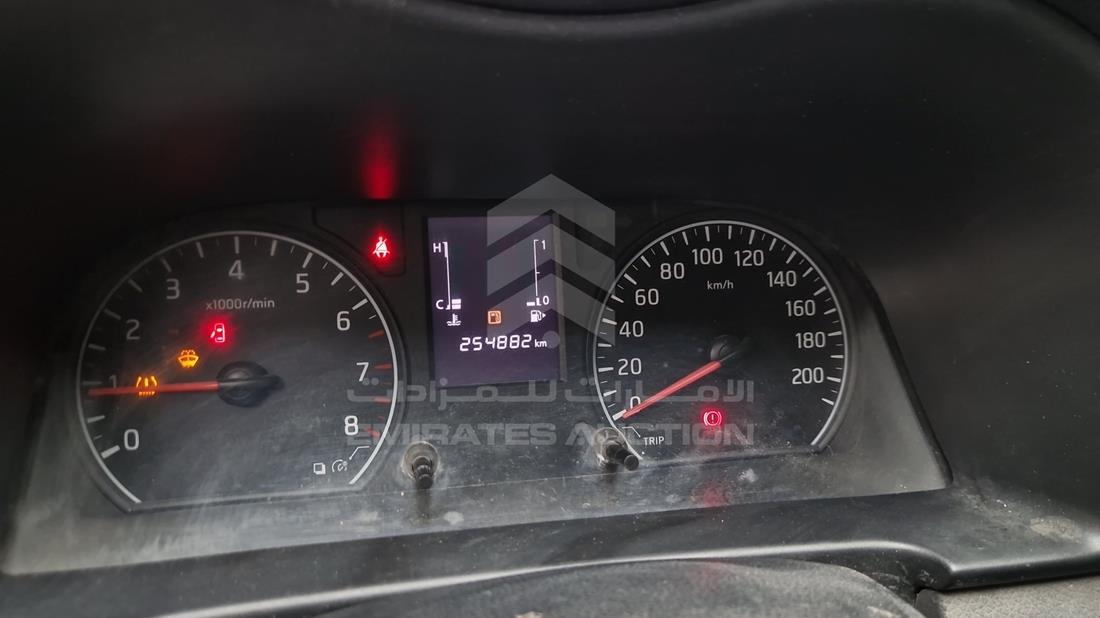 2017 Nissan Urvan — Speedometer & RPM Gauges — Photo 9