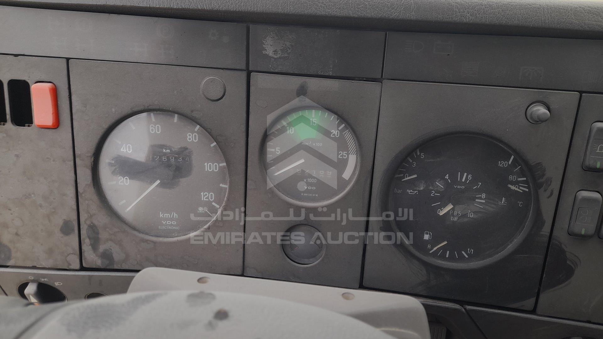 0 MERCEDES --- VIN: WDB6592421K300523