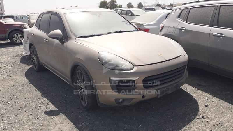 WP1ZZZ92ZFLA58456 Auction: EmiratesAuction Lot: 409142 WP1ZZZ92ZFLA58456 Porsche Cayenne S 2015 GOLD Photo 10